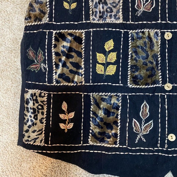 Dress Barn Wearable Art Vest Size 1X Black Animal Print Embroidered Granny Core - Picture 6 of 13